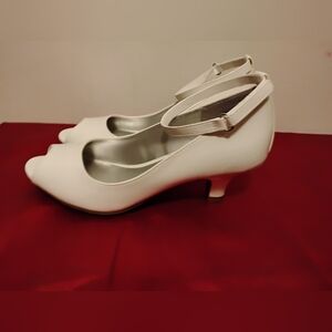 New Elegant Girls White Peep Toe Dress Shoes With Ankle Strap